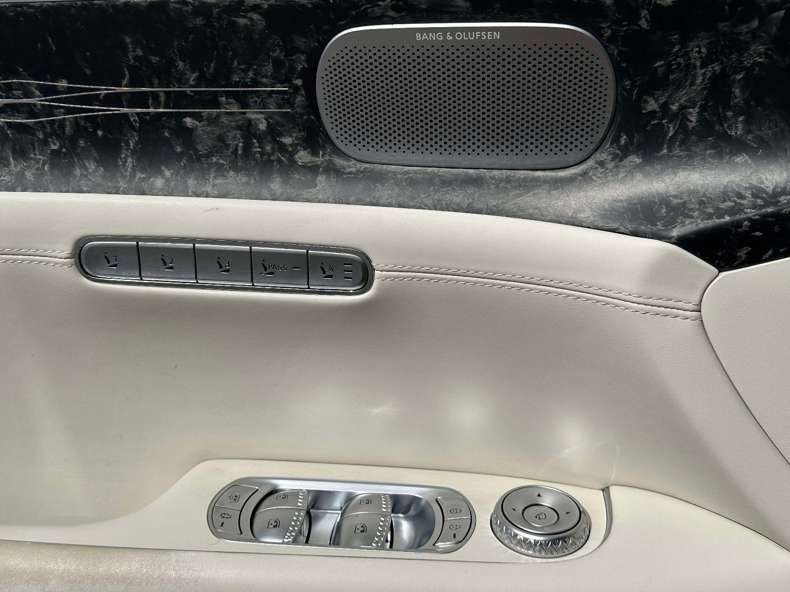 2023 Genesis G90 e-SC