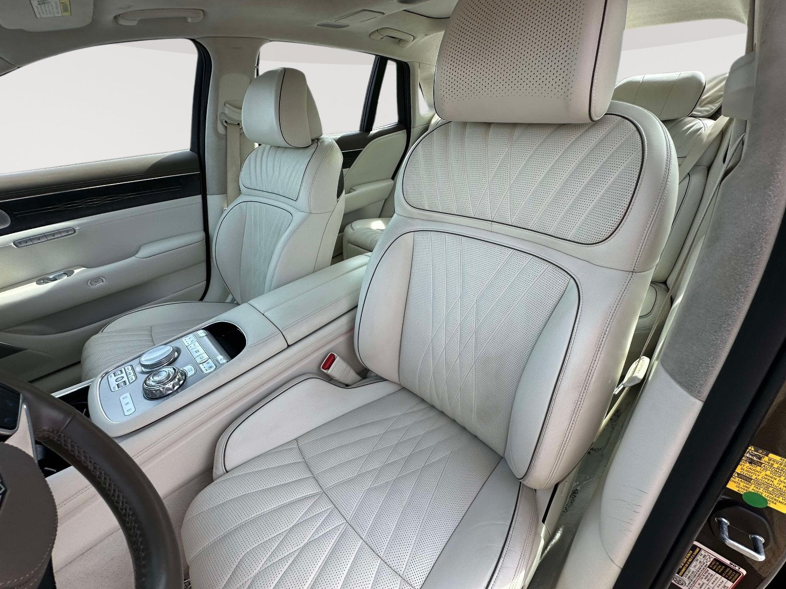 2023 Genesis G90 e-SC