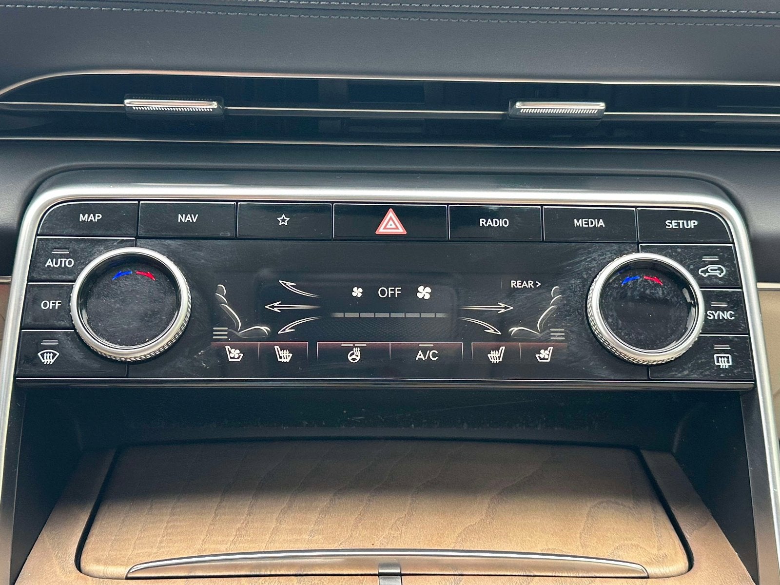 2023 Genesis GV80 Base