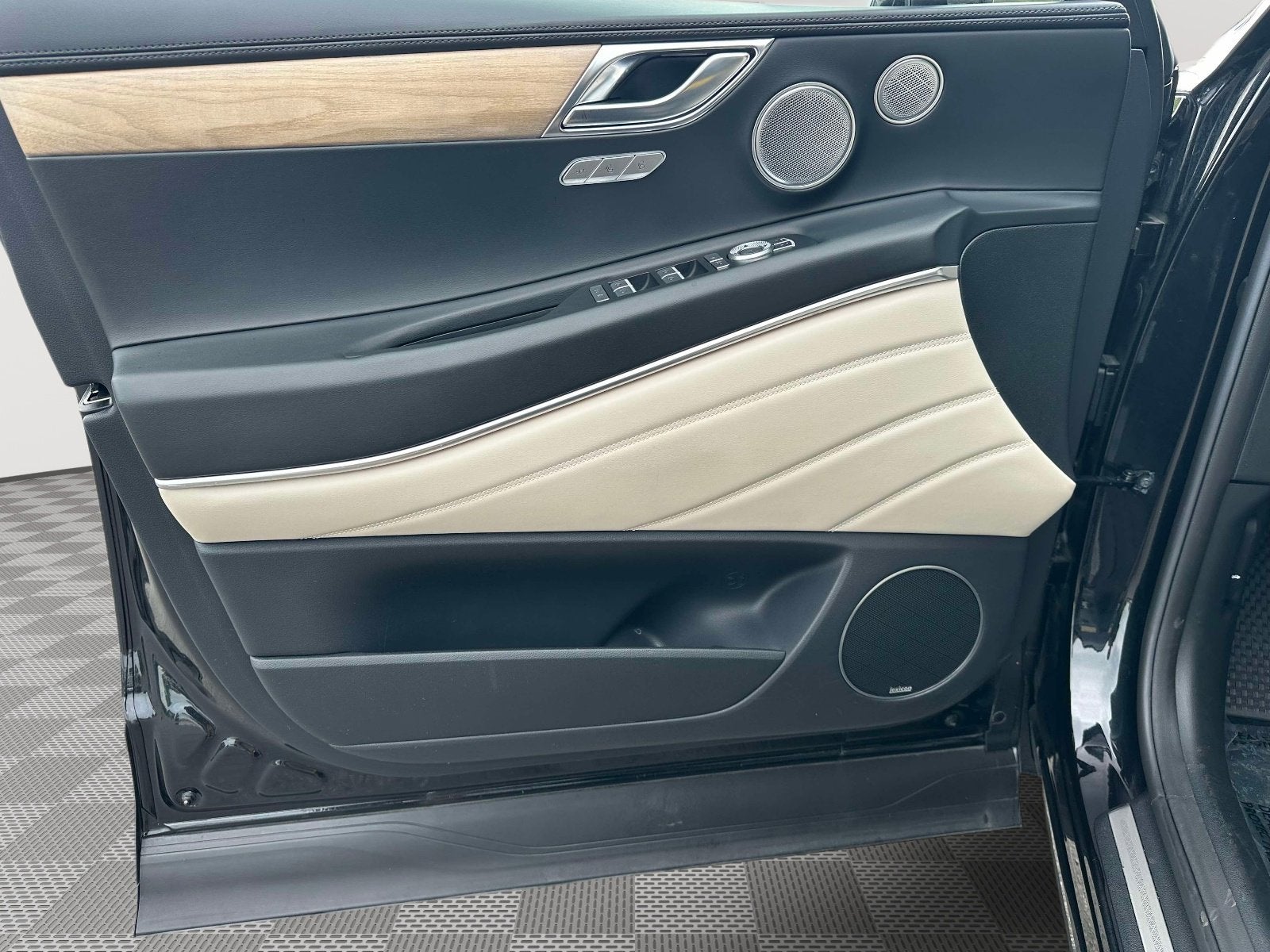 2023 Genesis GV80 Base