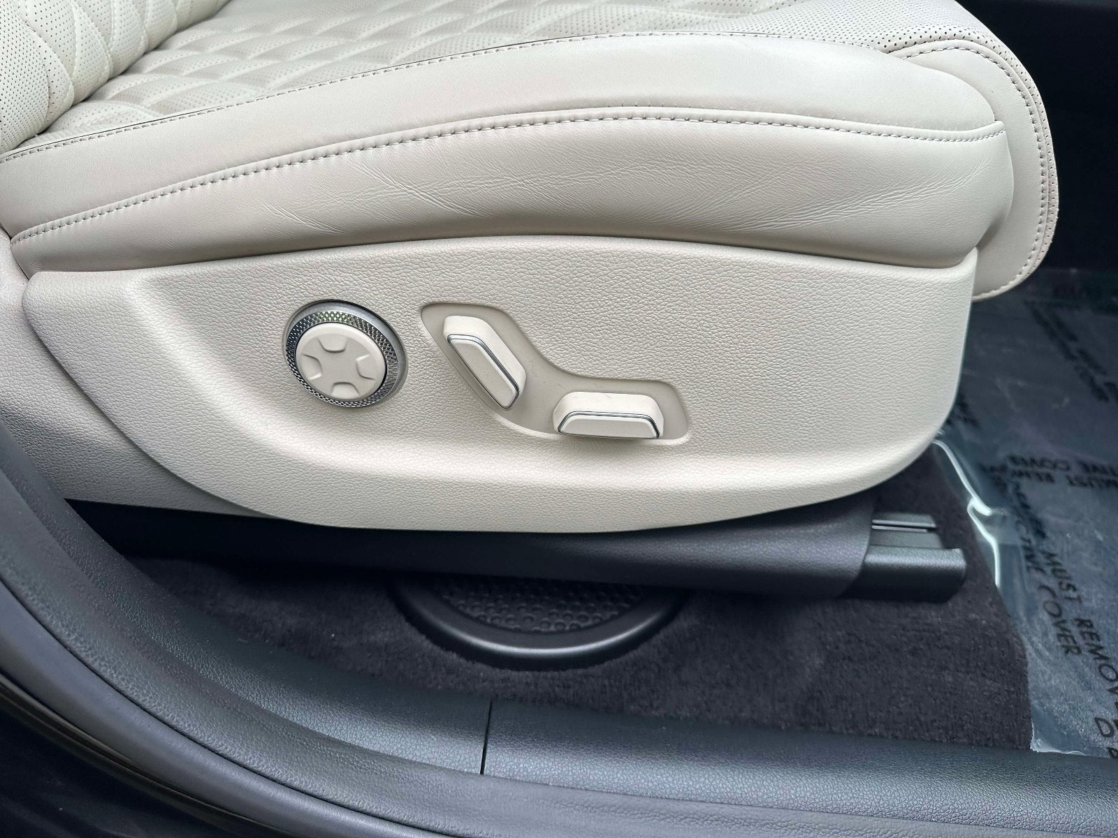 2023 Genesis GV80 Base