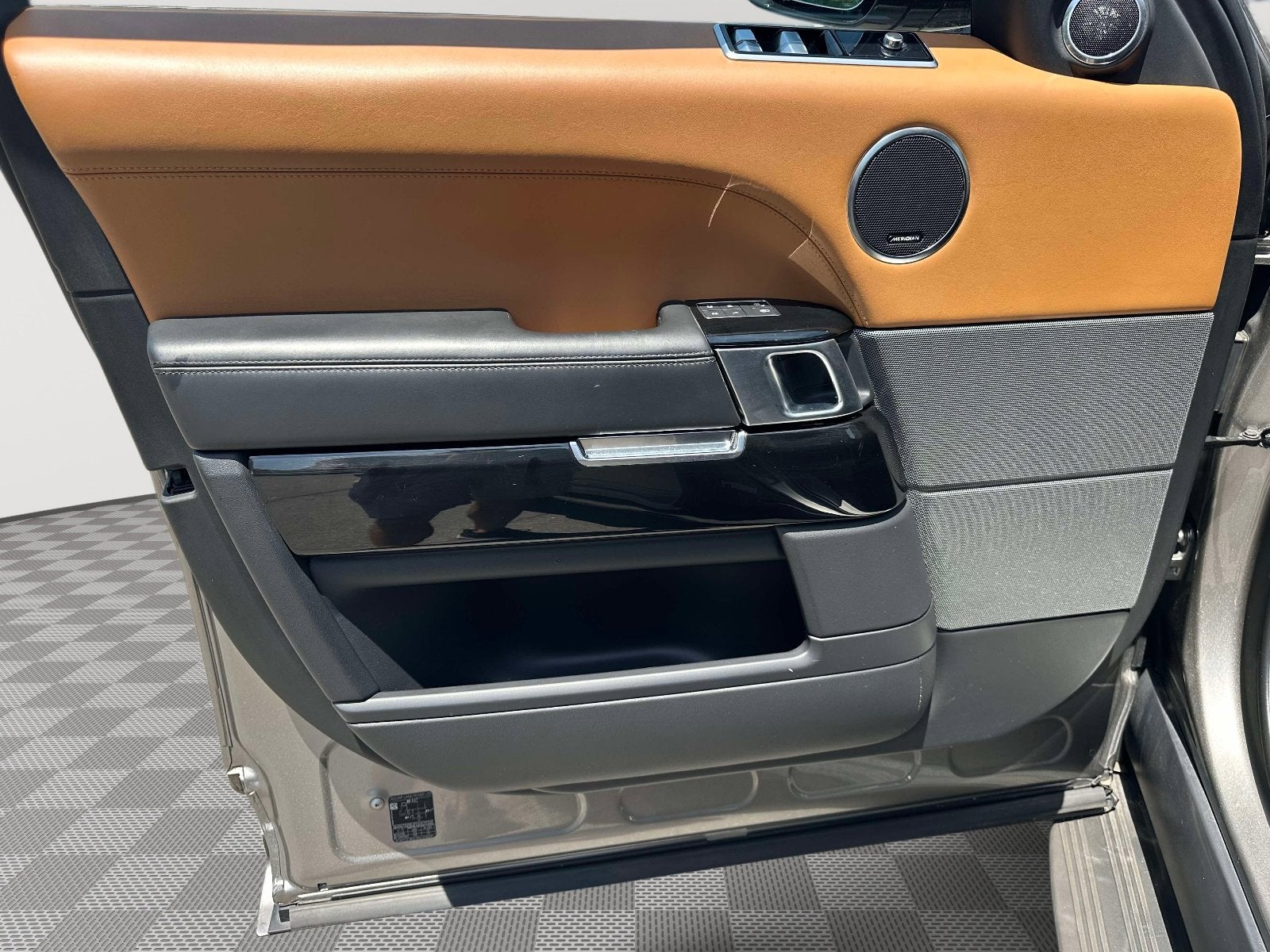2020 Land Rover Range Rover Sport SVR