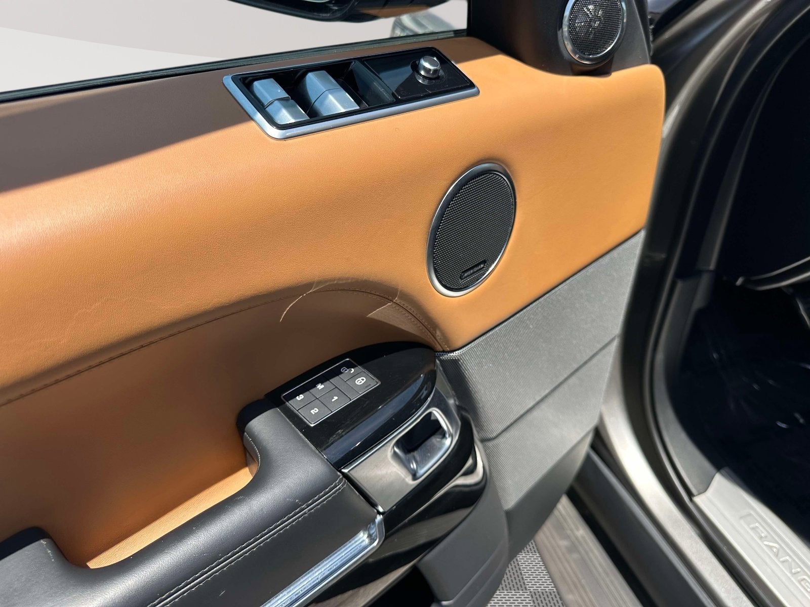 2020 Land Rover Range Rover Sport SVR