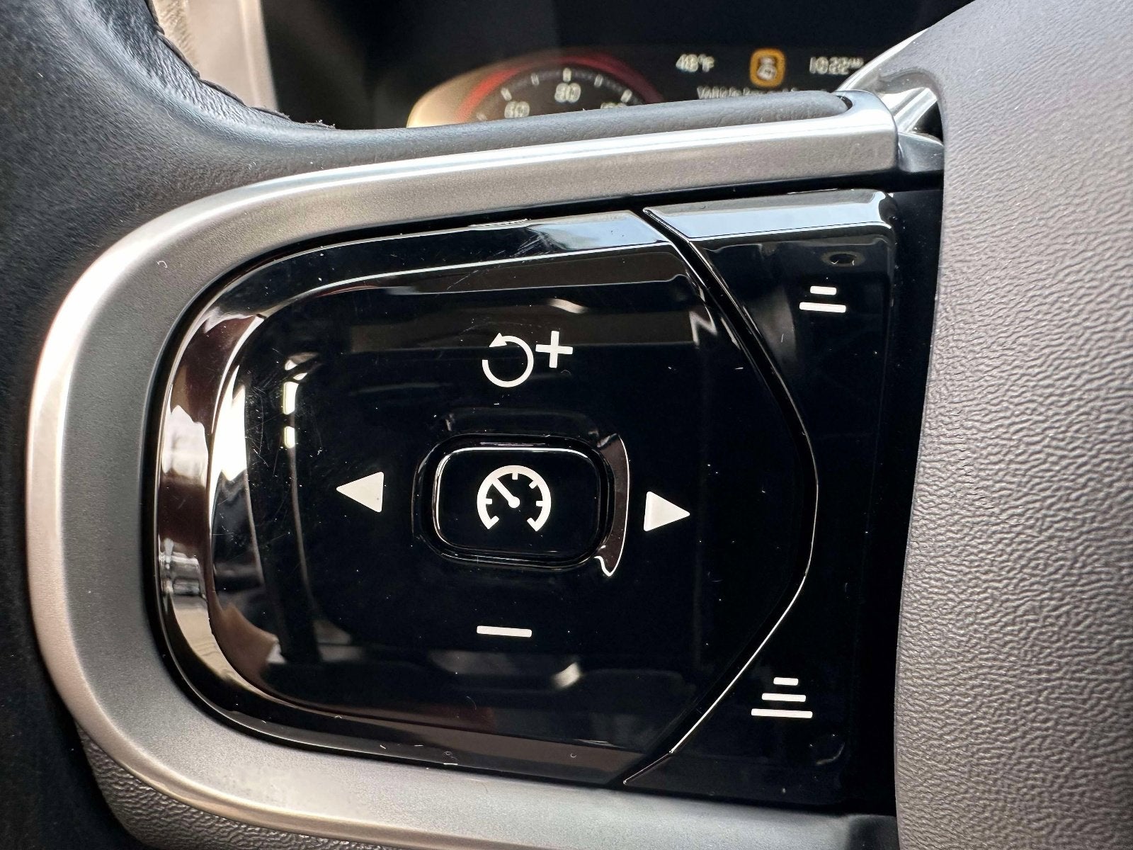 2021 Volvo V60 Cross Country Base