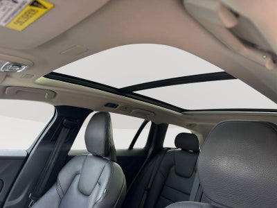 2021 Volvo V60 Cross Country Base