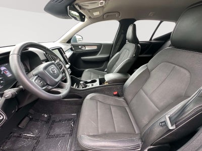 2020 Volvo XC40 Momentum