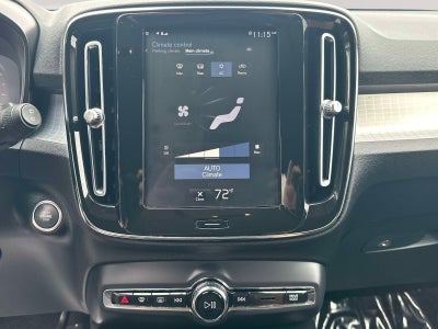 2020 Volvo XC40 Momentum