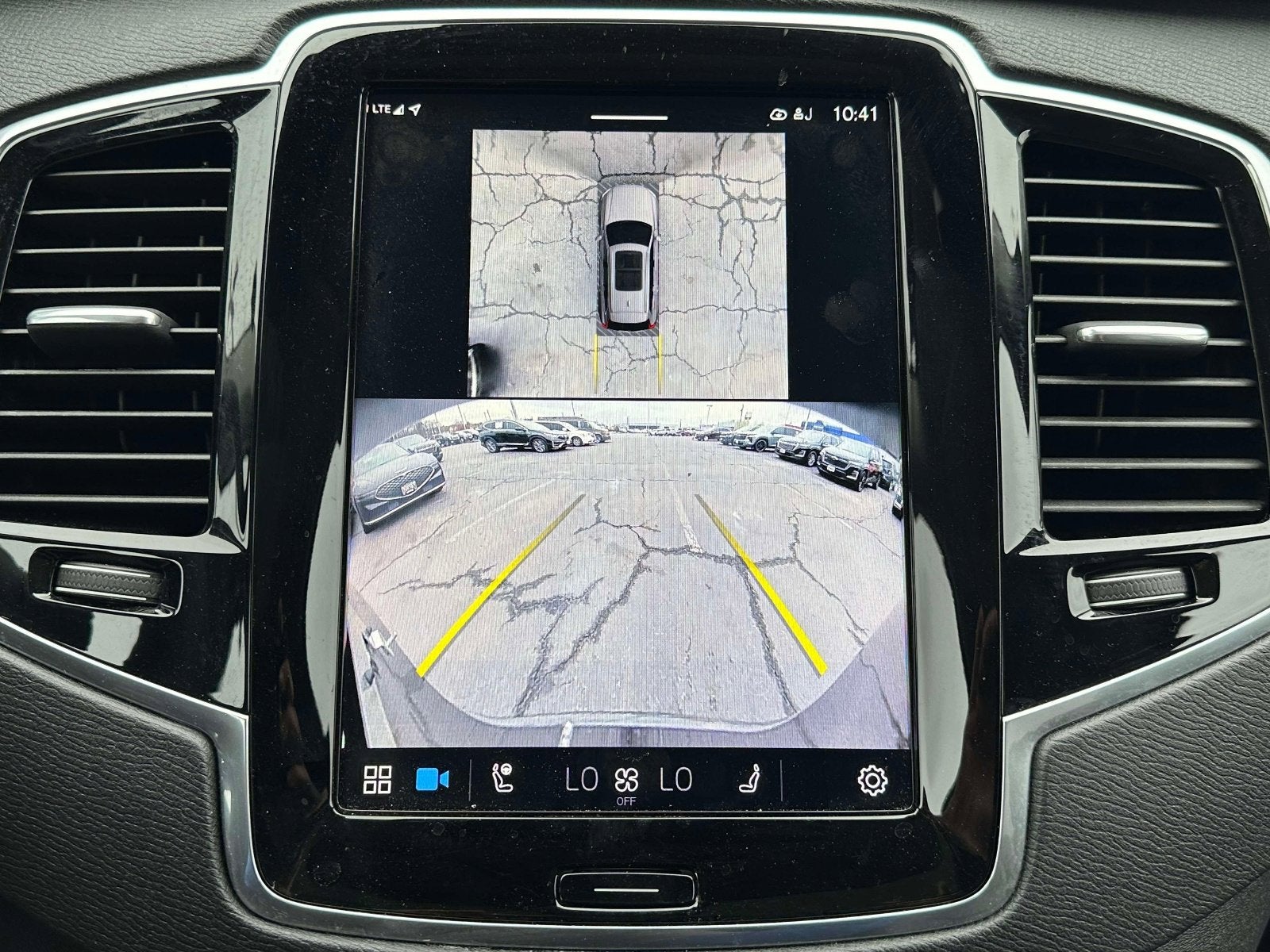 2024 Volvo XC90 Plus Bright Theme