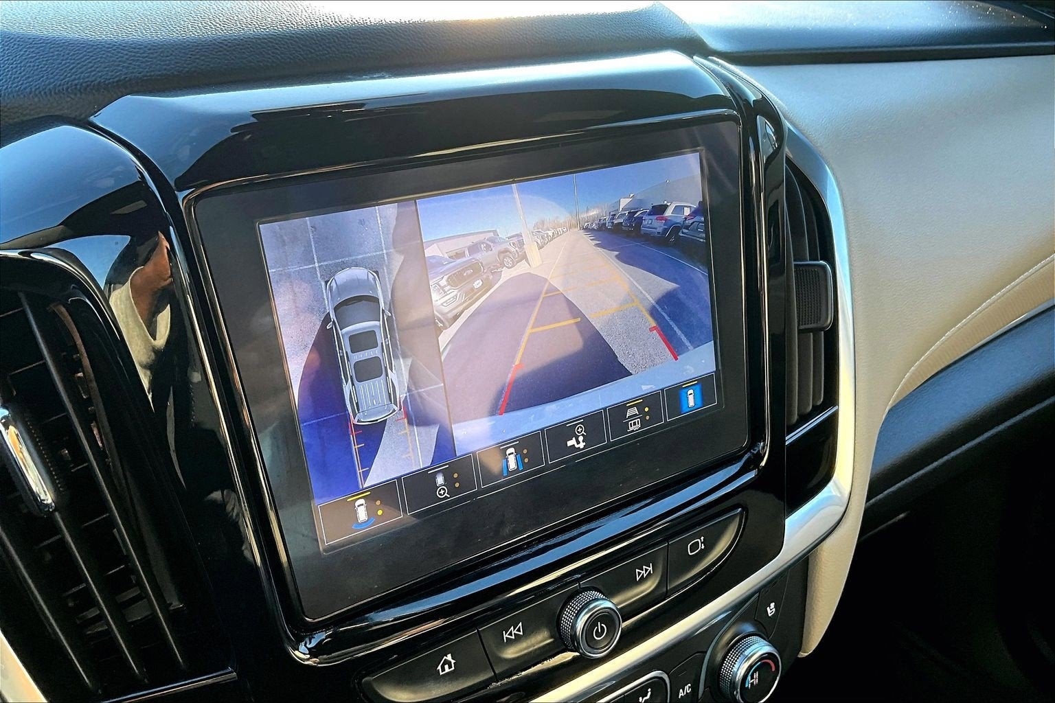 2023 Chevrolet Traverse Premier