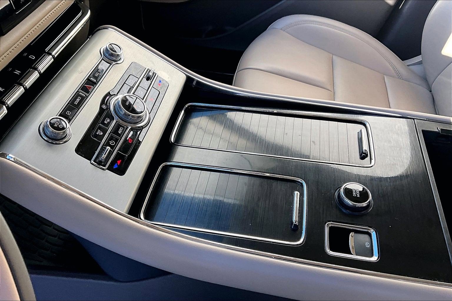 2022 Lincoln Aviator Standard