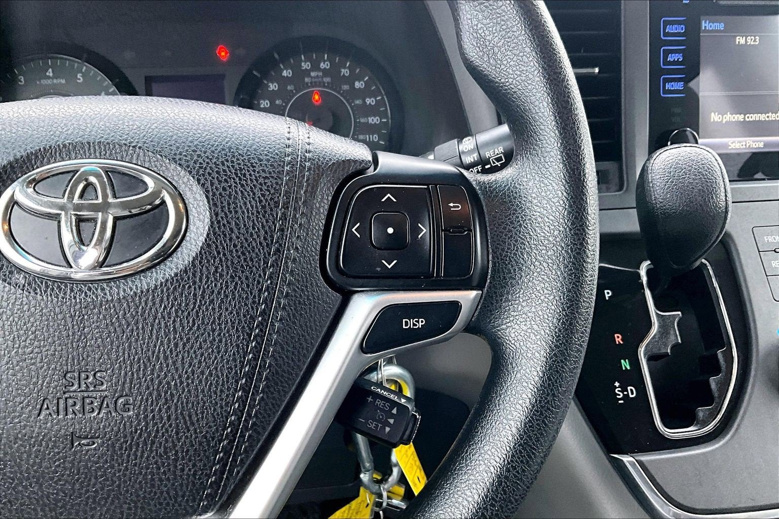 2017 Toyota Sienna LE Auto Access Seat