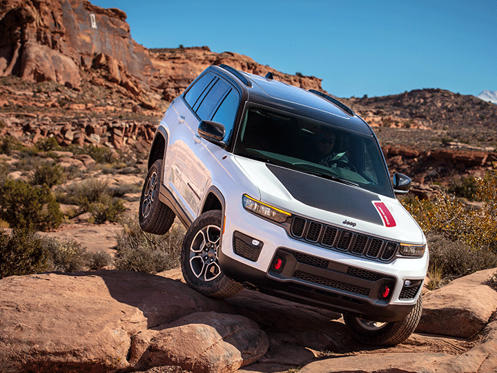 2026 Jeep Grand Cherokee exterior side profile